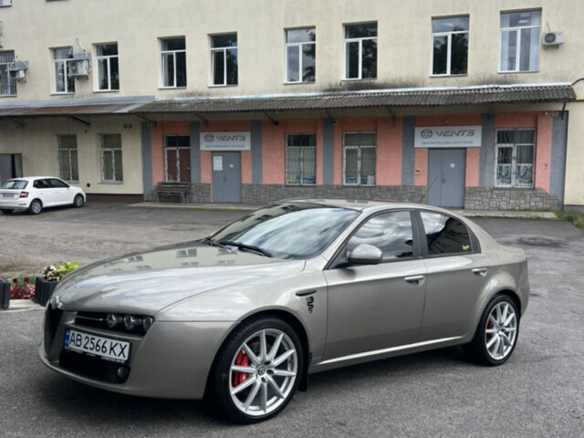 Серый Альфа Ромео 159, объемом двигателя 1.9 л и пробегом 320 тыс. км за 6400 $, фото 1 на Automoto.ua
