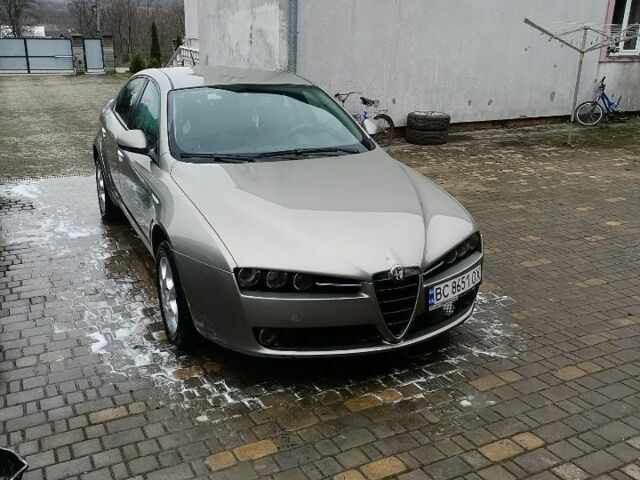 Сірий Альфа Ромео 159, об'ємом двигуна 1.9 л та пробігом 230 тис. км за 4200 $, фото 1 на Automoto.ua