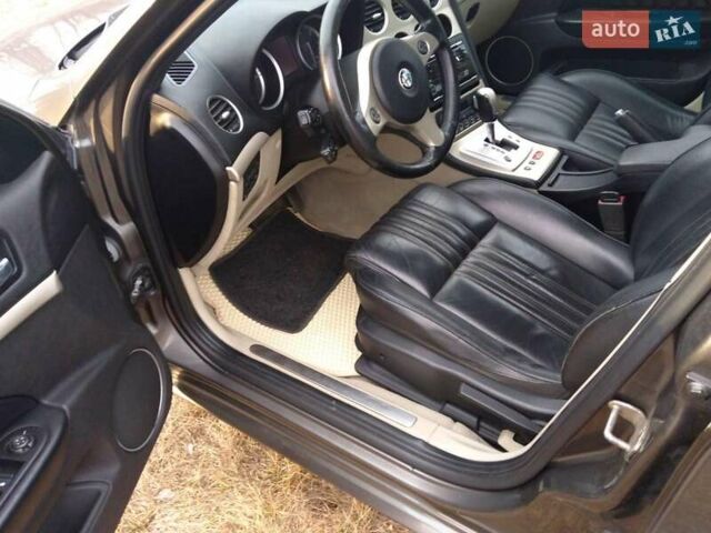 Серый Альфа Ромео 159, объемом двигателя 2.29 л и пробегом 300 тыс. км за 3500 $, фото 1 на Automoto.ua