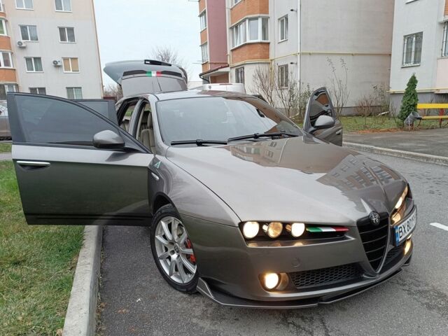 Серый Альфа Ромео 159, объемом двигателя 0 л и пробегом 270 тыс. км за 7200 $, фото 1 на Automoto.ua