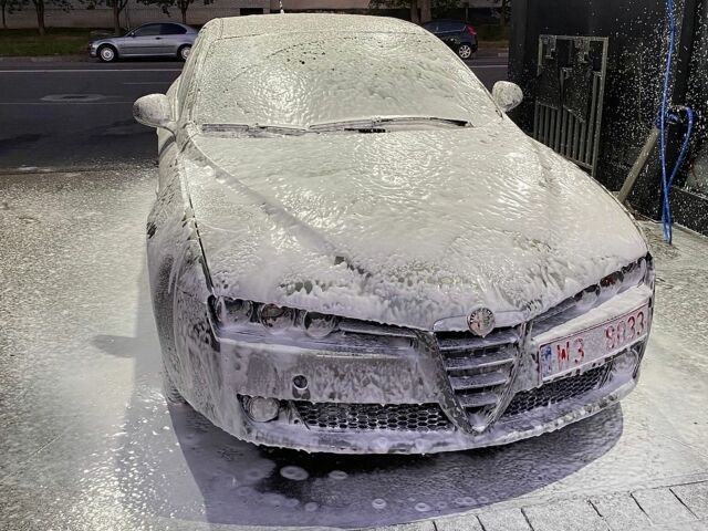 Сірий Альфа Ромео 159, об'ємом двигуна 1.9 л та пробігом 270 тис. км за 2500 $, фото 1 на Automoto.ua