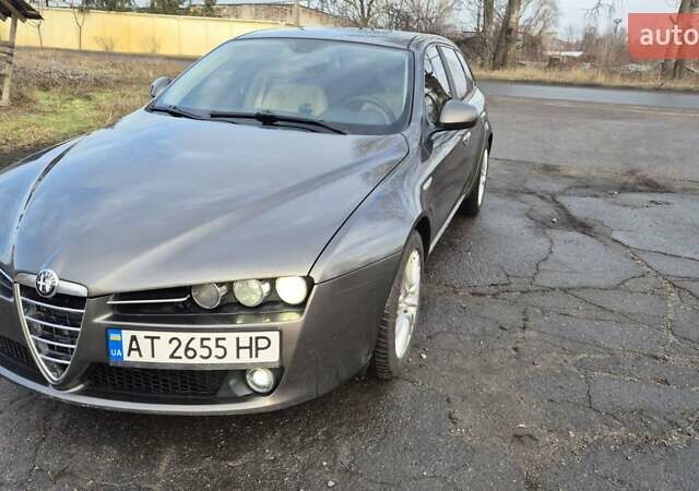 Сірий Альфа Ромео 159, об'ємом двигуна 1.91 л та пробігом 281 тис. км за 6700 $, фото 1 на Automoto.ua