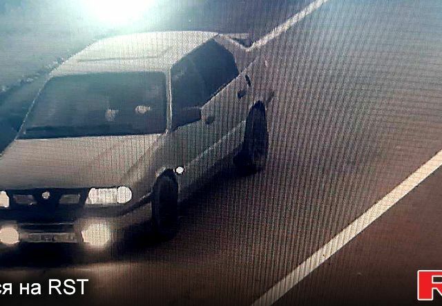 Красный Альфа Ромео 33, объемом двигателя 1.7 л и пробегом 242 тыс. км за 300 $, фото 1 на Automoto.ua