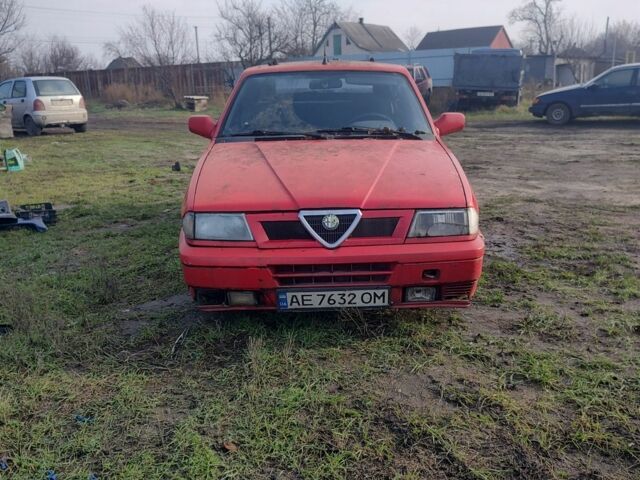 Красный Альфа Ромео 33, объемом двигателя 0 л и пробегом 160 тыс. км за 355 $, фото 1 на Automoto.ua