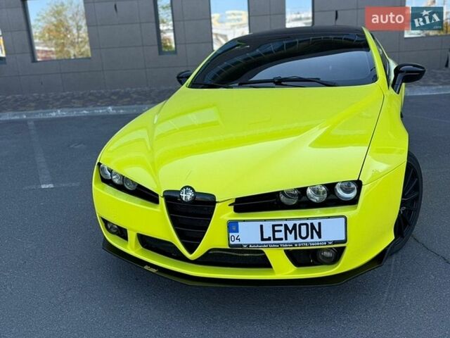 Жовтий Альфа Ромео Brera, об'ємом двигуна 2.4 л та пробігом 185 тис. км за 20000 $, фото 1 на Automoto.ua