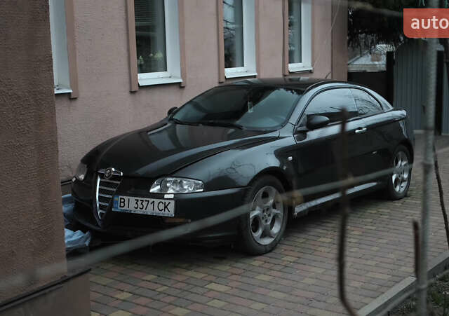Черный Альфа Ромео ГТ, объемом двигателя 1.97 л и пробегом 120 тыс. км за 3500 $, фото 1 на Automoto.ua