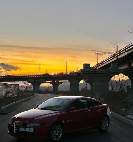 Красный Альфа Ромео ГТ, объемом двигателя 1.97 л и пробегом 133 тыс. км за 3200 $, фото 1 на Automoto.ua