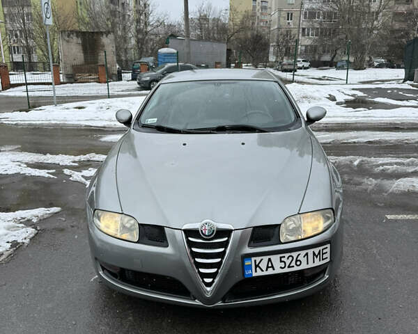 Сірий Альфа Ромео GT, об'ємом двигуна 1.97 л та пробігом 195 тис. км за 4600 $, фото 1 на Automoto.ua