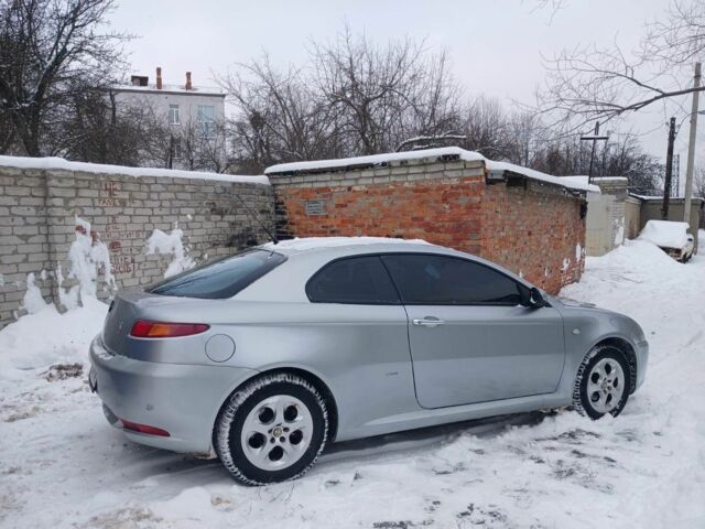 Серый Альфа Ромео ГТ, объемом двигателя 2 л и пробегом 190 тыс. км за 3600 $, фото 1 на Automoto.ua