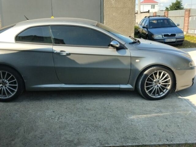 Серый Альфа Ромео ГТ, объемом двигателя 1.9 л и пробегом 273 тыс. км за 3000 $, фото 1 на Automoto.ua