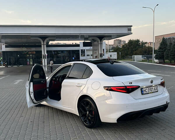 Альфа Ромео Джулія 2020 у Львові на Automoto.ua Білий Альфа Ромео Джулія, об'ємом двигуна 2 л та пробігом 40 тис. км за 24000 $, фото 1 на Automoto.ua