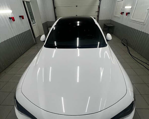 Белый Альфа Ромео Джулия, объемом двигателя 2 л и пробегом 35 тыс. км за 30000 $, фото 1 на Automoto.ua