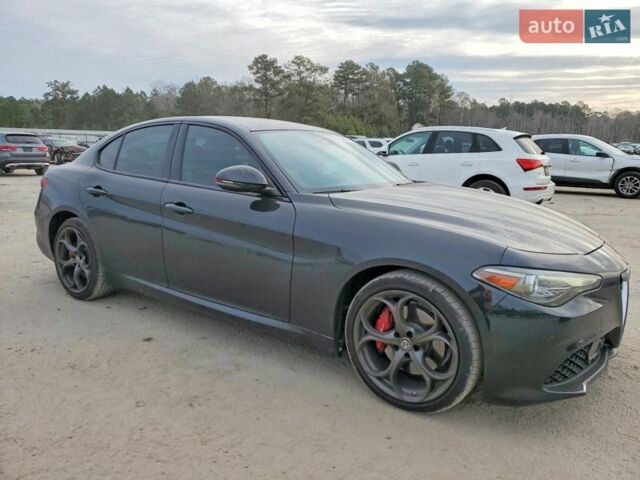 Чорний Альфа Ромео Джулія, об'ємом двигуна 2 л та пробігом 106 тис. км за 3500 $, фото 1 на Automoto.ua