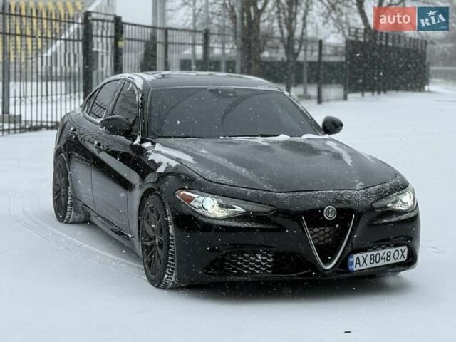 Чорний Альфа Ромео Джулія, об'ємом двигуна 2 л та пробігом 62 тис. км за 20500 $, фото 1 на Automoto.ua