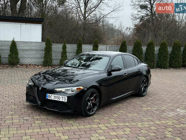 Чорний Альфа Ромео Джулія, об'ємом двигуна 2 л та пробігом 112 тис. км за 18800 $, фото 1 на Automoto.ua