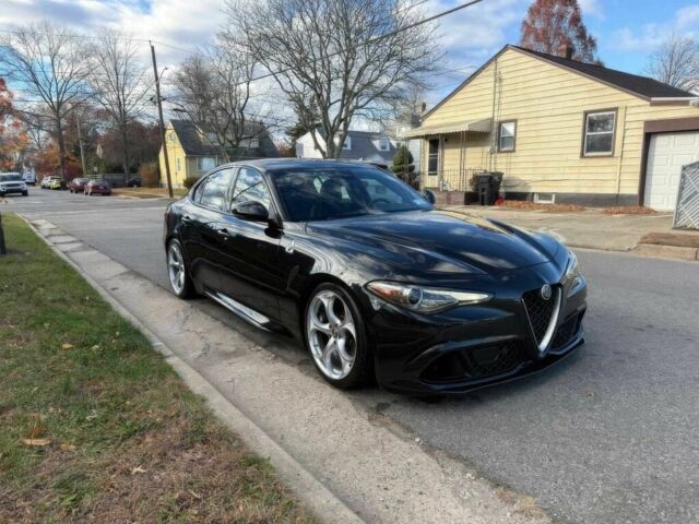 Черный Альфа Ромео Джулия, объемом двигателя 2.9 л и пробегом 48 тыс. км за 12500 $, фото 1 на Automoto.ua
