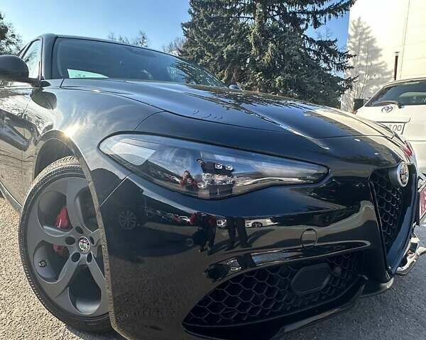 Черный Альфа Ромео Джулия, объемом двигателя 2 л и пробегом 45 тыс. км за 24000 $, фото 1 на Automoto.ua