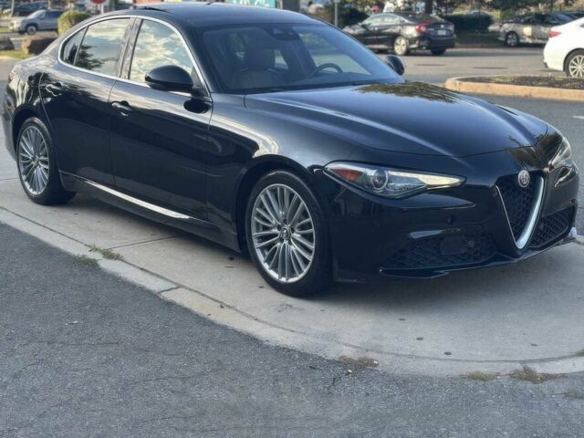 Черный Альфа Ромео Джулия, объемом двигателя 2 л и пробегом 46 тыс. км за 5100 $, фото 1 на Automoto.ua