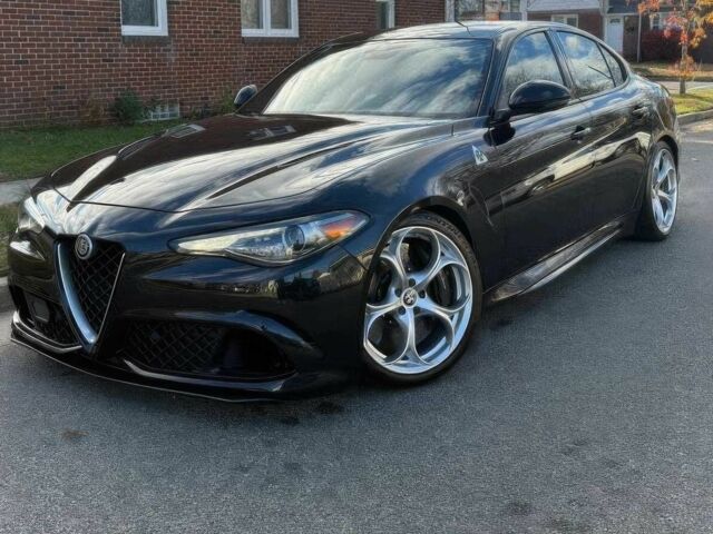 Чорний Альфа Ромео Джулія, об'ємом двигуна 2.9 л та пробігом 44 тис. км за 13500 $, фото 1 на Automoto.ua