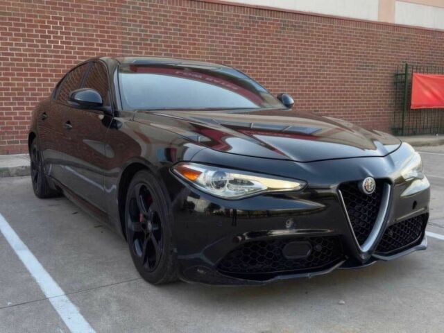 Черный Альфа Ромео Джулия, объемом двигателя 2.9 л и пробегом 33 тыс. км за 12500 $, фото 1 на Automoto.ua