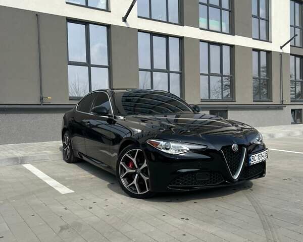 Чорний Альфа Ромео Джулія, об'ємом двигуна 2 л та пробігом 179 тис. км за 16800 $, фото 1 на Automoto.ua