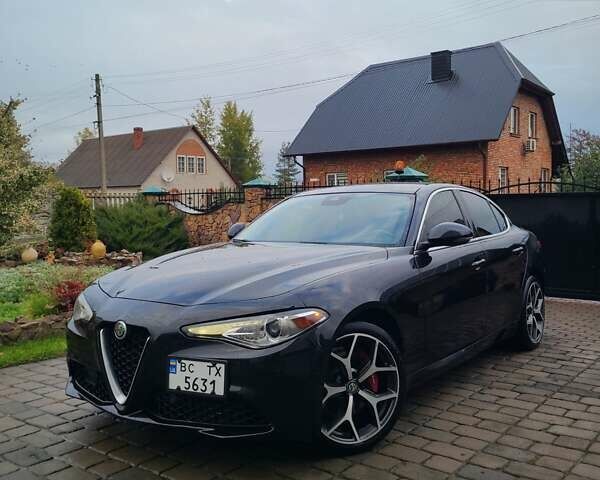 Чорний Альфа Ромео Джулія, об'ємом двигуна 2 л та пробігом 74 тис. км за 20900 $, фото 1 на Automoto.ua