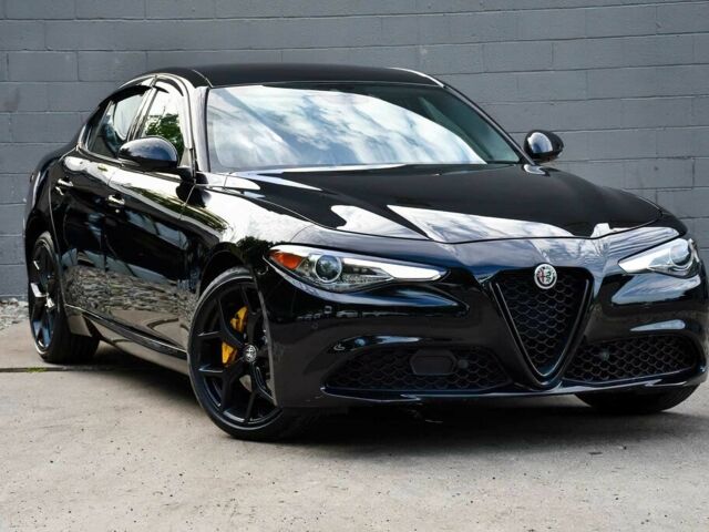 Черный Альфа Ромео Джулия, объемом двигателя 2 л и пробегом 48 тыс. км за 5500 $, фото 1 на Automoto.ua