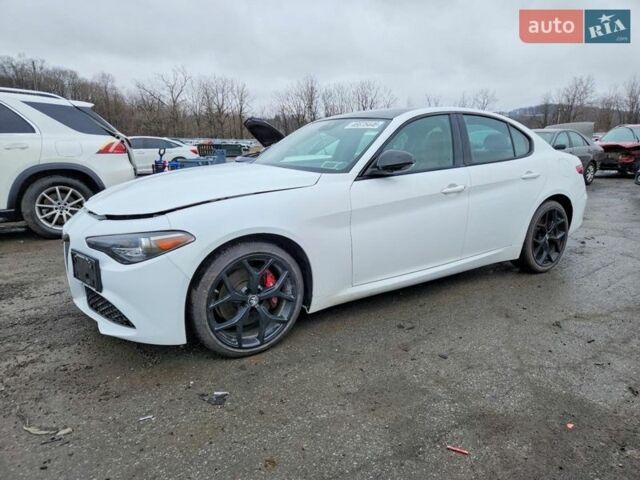 Коричневий Альфа Ромео Джулія, об'ємом двигуна 2 л та пробігом 108 тис. км за 4500 $, фото 1 на Automoto.ua