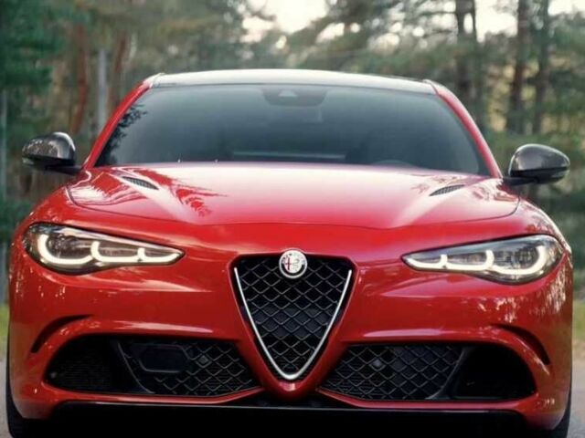 Красный Альфа Ромео Джулия, объемом двигателя 2 л и пробегом 53 тыс. км за 17000 $, фото 1 на Automoto.ua