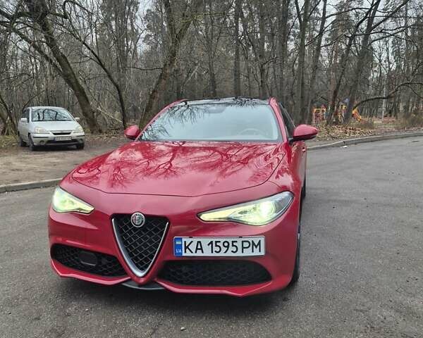 Червоний Альфа Ромео Джулія, об'ємом двигуна 2 л та пробігом 84 тис. км за 25000 $, фото 1 на Automoto.ua