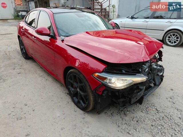 Альфа Ромео Джулия, объемом двигателя 2 л и пробегом 118 тыс. км за 10650 $, фото 1 на Automoto.ua