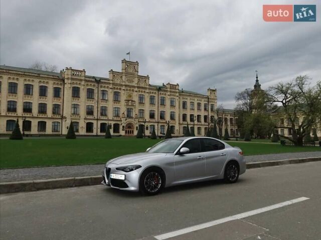 Сірий Альфа Ромео Джулія, об'ємом двигуна 2 л та пробігом 84 тис. км за 21000 $, фото 1 на Automoto.ua