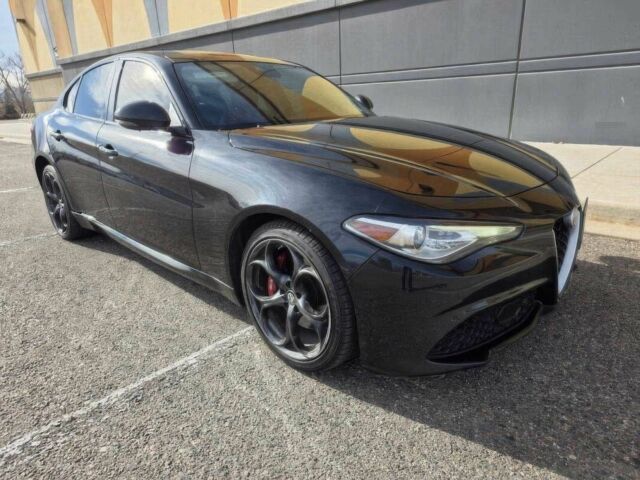 Серый Альфа Ромео Джулия, объемом двигателя 2 л и пробегом 30 тыс. км за 7300 $, фото 1 на Automoto.ua