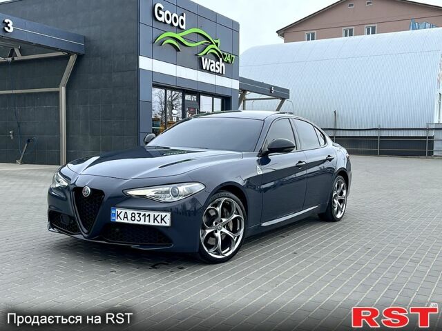 Сірий Альфа Ромео Джулія, об'ємом двигуна 2 л та пробігом 77 тис. км за 25000 $, фото 1 на Automoto.ua