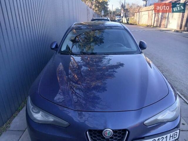 Синий Альфа Ромео Джулия, объемом двигателя 2 л и пробегом 119 тыс. км за 16999 $, фото 1 на Automoto.ua