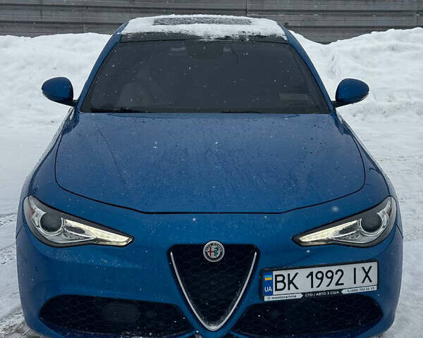 Синій Альфа Ромео Джулія, об'ємом двигуна 2 л та пробігом 128 тис. км за 20999 $, фото 1 на Automoto.ua