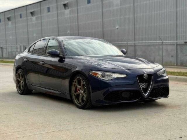 Синий Альфа Ромео Джулия, объемом двигателя 2 л и пробегом 32 тыс. км за 14000 $, фото 1 на Automoto.ua