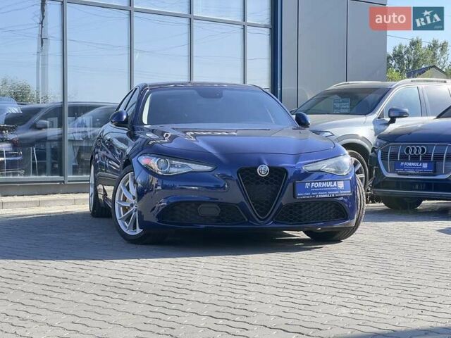 Синій Альфа Ромео Джулія, об'ємом двигуна 2 л та пробігом 186 тис. км за 16890 $, фото 1 на Automoto.ua