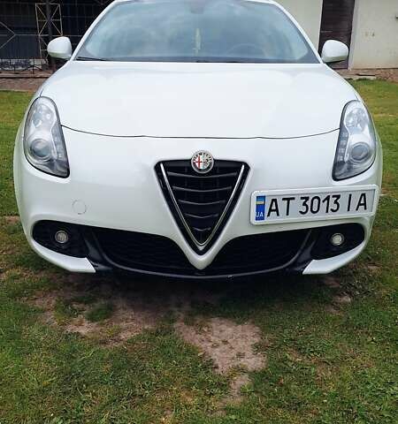 Белый Альфа Ромео Джульетта, объемом двигателя 1.6 л и пробегом 247 тыс. км за 7500 $, фото 1 на Automoto.ua
