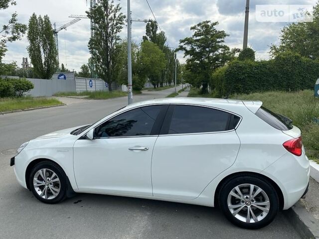 Білий Альфа Ромео Giulietta, об'ємом двигуна 0 л та пробігом 83 тис. км за 11000 $, фото 1 на Automoto.ua