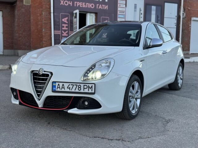 Білий Альфа Ромео Giulietta, об'ємом двигуна 1.4 л та пробігом 212 тис. км за 6900 $, фото 1 на Automoto.ua