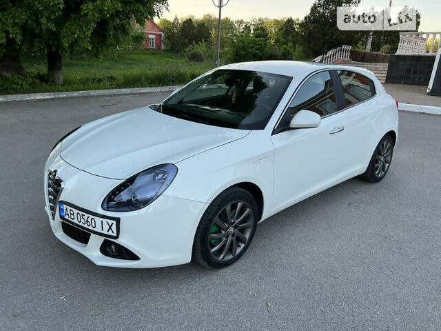 Білий Альфа Ромео Giulietta, об'ємом двигуна 1.4 л та пробігом 169 тис. км за 8200 $, фото 1 на Automoto.ua