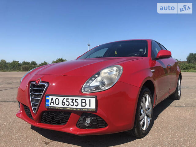 Червоний Альфа Ромео Giulietta, об'ємом двигуна 2 л та пробігом 225 тис. км за 9500 $, фото 1 на Automoto.ua