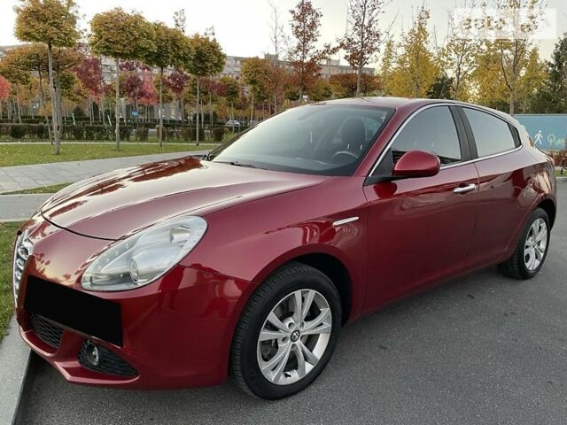 Червоний Альфа Ромео Giulietta, об'ємом двигуна 1.4 л та пробігом 203 тис. км за 8500 $, фото 1 на Automoto.ua