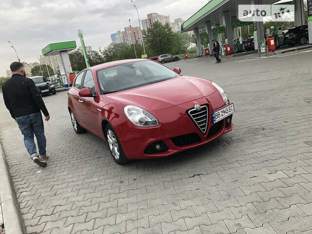 Червоний Альфа Ромео Giulietta, об'ємом двигуна 1.4 л та пробігом 120 тис. км за 8650 $, фото 1 на Automoto.ua