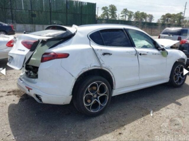 Білий Альфа Ромео Стелвіо, об'ємом двигуна 0 л та пробігом 46 тис. км за 7500 $, фото 1 на Automoto.ua