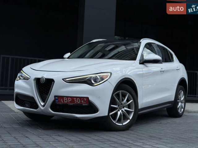 Білий Альфа Ромео Стелвіо, об'ємом двигуна 2 л та пробігом 111 тис. км за 14500 $, фото 1 на Automoto.ua