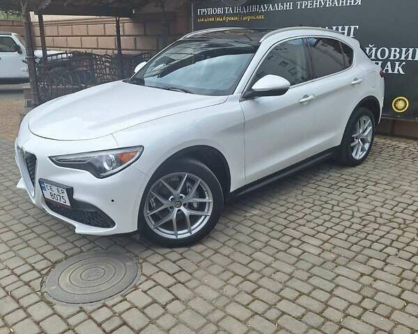 Білий Альфа Ромео Стелвіо, об'ємом двигуна 2 л та пробігом 92 тис. км за 24200 $, фото 1 на Automoto.ua