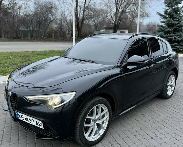 Чорний Альфа Ромео Стелвіо, об'ємом двигуна 2 л та пробігом 68 тис. км за 20900 $, фото 1 на Automoto.ua