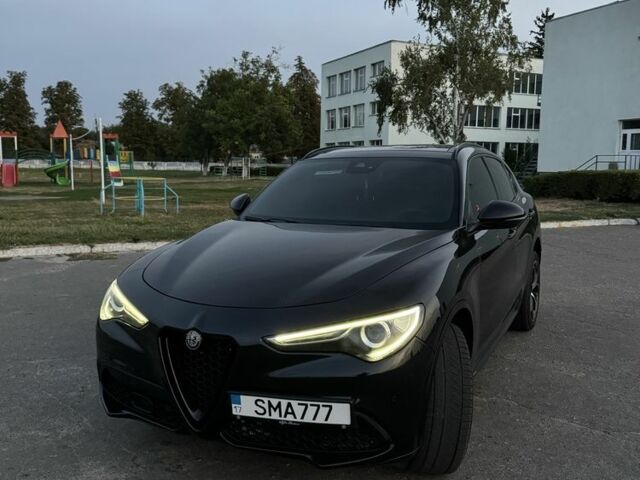 Черный Альфа Ромео Стелвио, объемом двигателя 2 л и пробегом 68 тыс. км за 17800 $, фото 1 на Automoto.ua